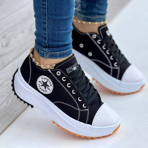 Fashionable canvas sports shoes for women 